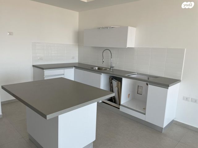 דירה, דרך מנחם בגין 160, מונטיפיורי, הרכבת, תל אביב יפו