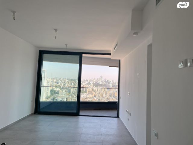 דירה, דרך מנחם בגין 160, מונטיפיורי, הרכבת, תל אביב יפו