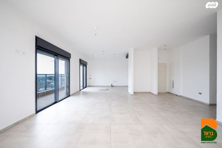 גג/ פנטהאוז, עמירם, פרדס חנה כרכור