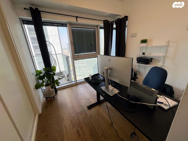 דירה, דרך מנחם בגין 144, מונטיפיורי, הרכבת, תל אביב יפו