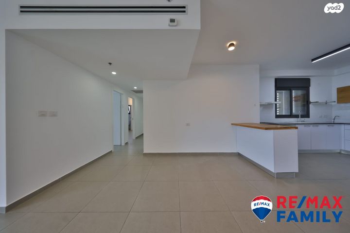 דירה, עפרה חזה, משכנות האומנים, קרית מוצקין