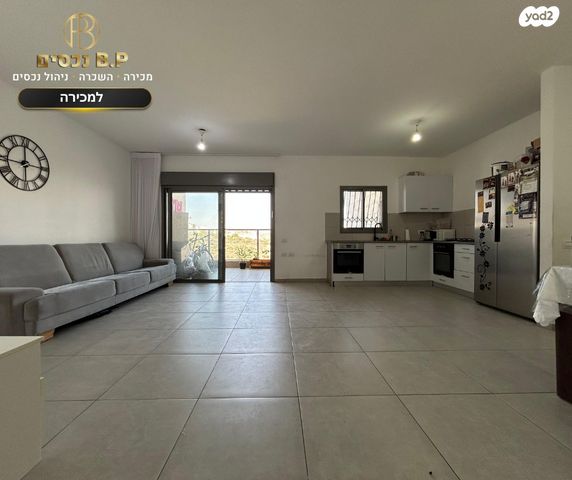 דירה, סביון 24, הפרחים, חריש