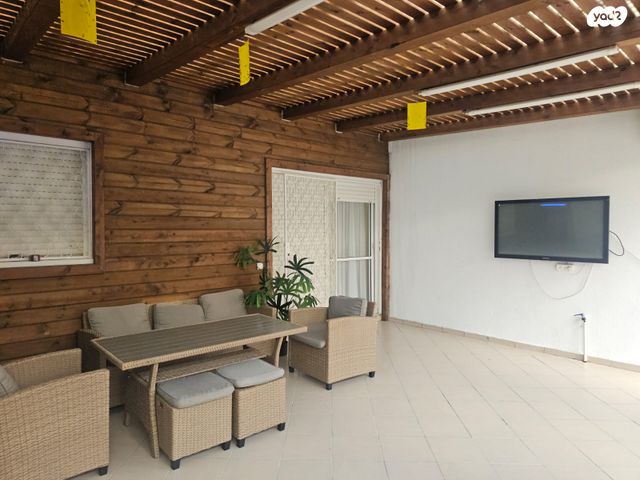 דירת גן, הכלניות, שדרות