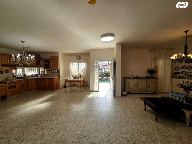 בית פרטי/ קוטג', הכותל, קרית מנחם בגין, נתיבות