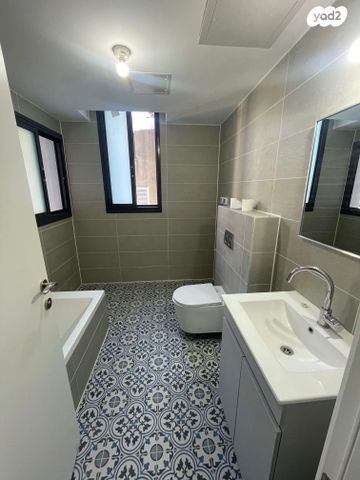 דירה, מרדכי אנילביץ', קרית ויצמן, רעננה