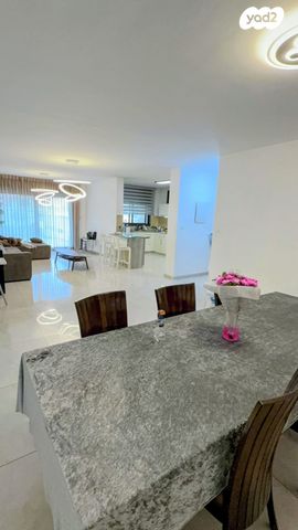 דירת גן, גבעת זאב