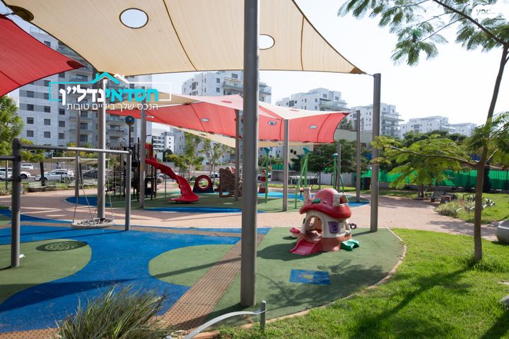 דירת גן, ש"י עגנון, נאות שמיר, יבנה