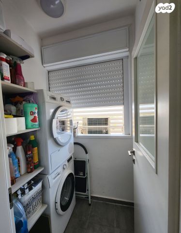 דירה, משה דיין, גיורא, רמלה