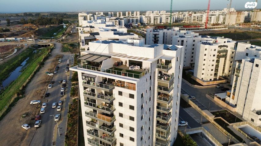 גג/ פנטהאוז, סברי מרנן, עיר היין, אשקלון