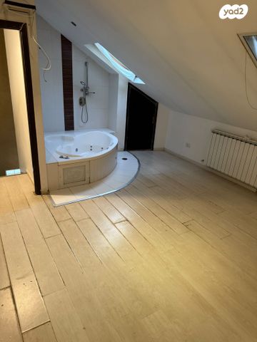 גג/ פנטהאוז, דב הוז, קטמונים, ירושלים