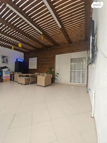 דירת גן, הכלניות, שדרות