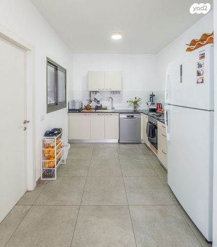 דירה, אלמוג, אכזיב, נהריה