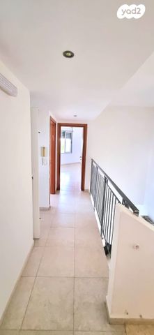 דופלקס, קרית הפרחים - 2005, רעננה