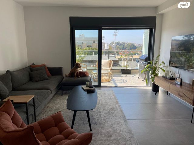 דירה, רעננה