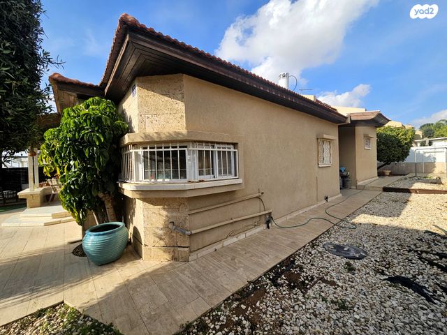 בית פרטי/ קוטג', הכותל, קרית מנחם בגין, נתיבות