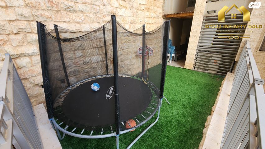 דירת גן, שוהם 76, אבני חן, חריש