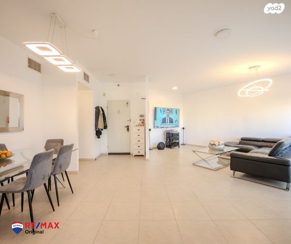 דירה, מרום נווה, רמת יצחק, רמת גן