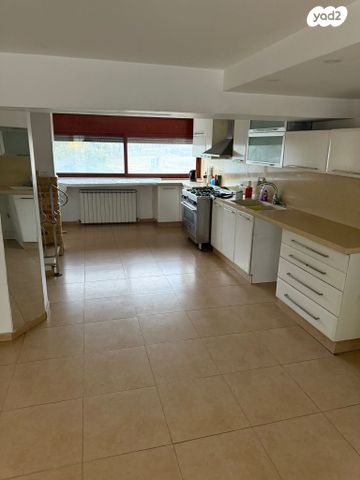 גג/ פנטהאוז, דב הוז, קטמונים, ירושלים