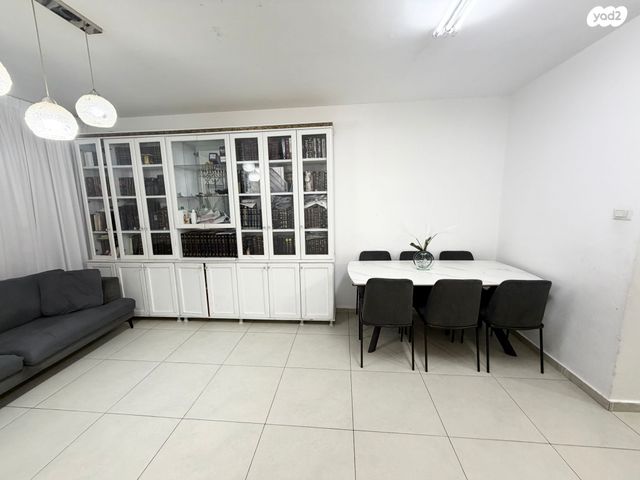 דירה, הרב גרשונוביץ', נתיבות