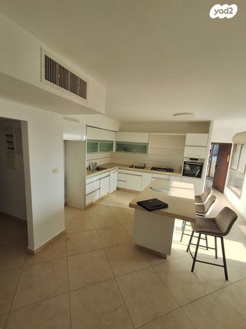 גג/ פנטהאוז, הצוללים, רובע ד', אשדוד