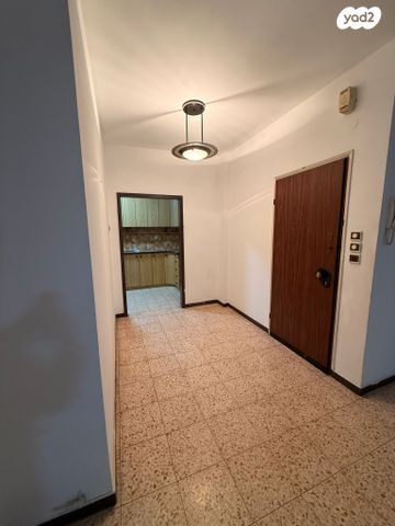 דירה, אליהו קראוזה, רסקו א', חולון