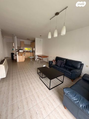 בית פרטי/ קוטג', מרכז המושבה, גן יבנה