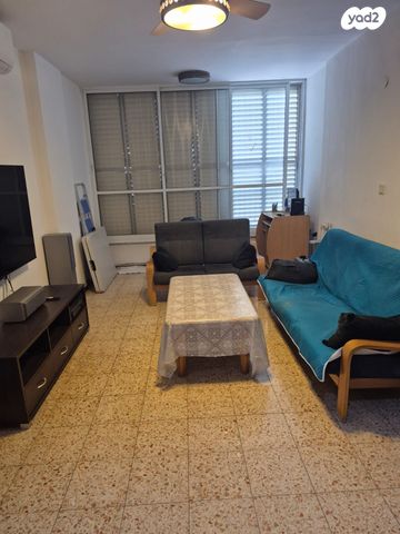 דירה, שדרות בר אילן 31, דרום מערב ותיק, בת ים