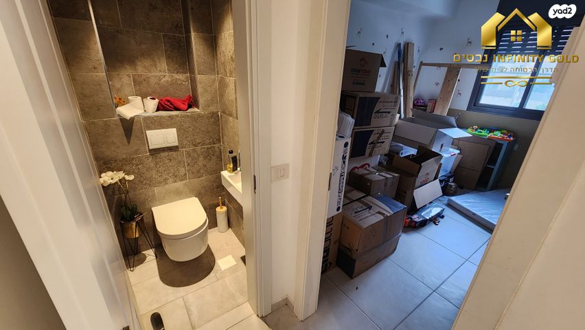 דירת גן, שוהם 76, אבני חן, חריש