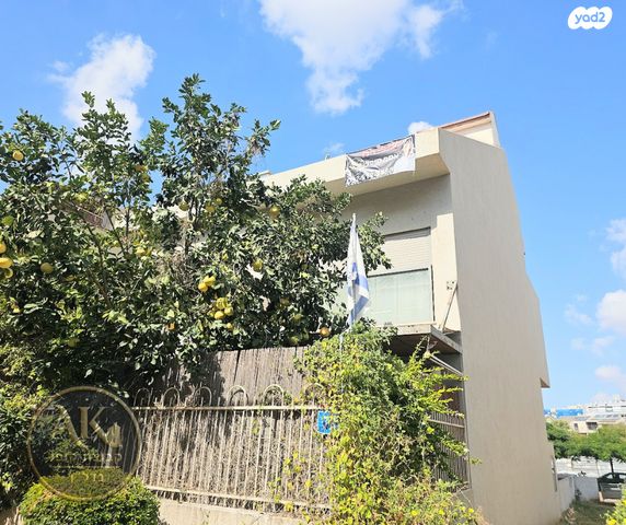 גג/ פנטהאוז, יהודה רגוניס, ראשון לציון