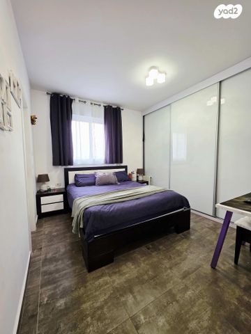 דירה, משה דיין, גיורא, רמלה