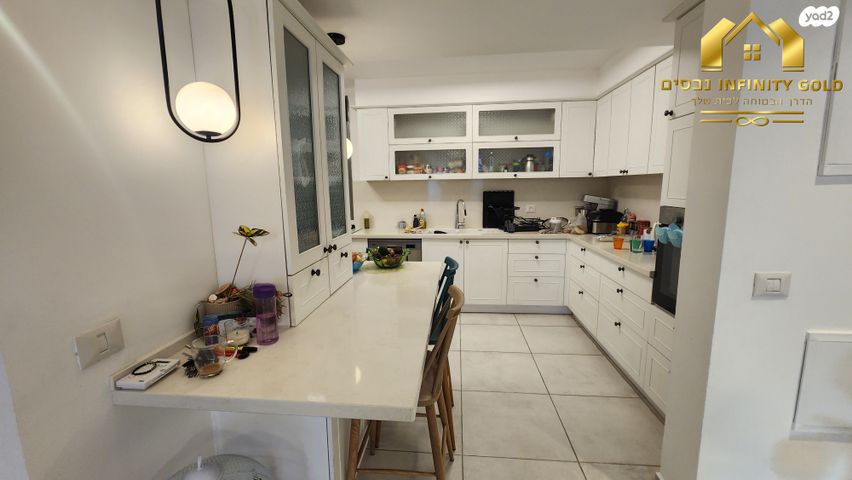 דירת גן, שוהם 76, אבני חן, חריש