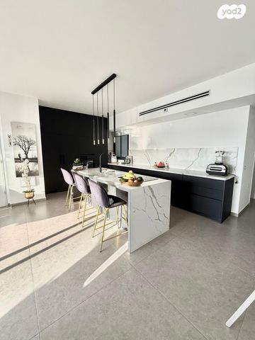 גג/ פנטהאוז, סברי מרנן, עיר היין, אשקלון