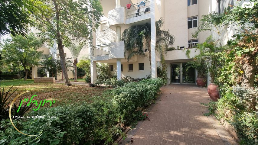 גג/ פנטהאוז, לב המושבה, נס ציונה