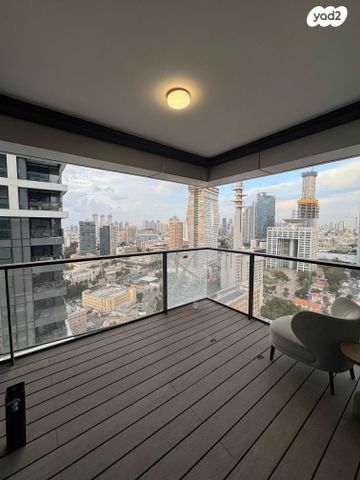 דירה, ליאונרדו דה וינצ'י 13, גני שרונה, קרית הממשלה, תל אביב יפו