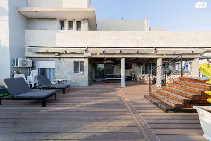 גג/ פנטהאוז, סתיו, מגדיאל, הוד השרון