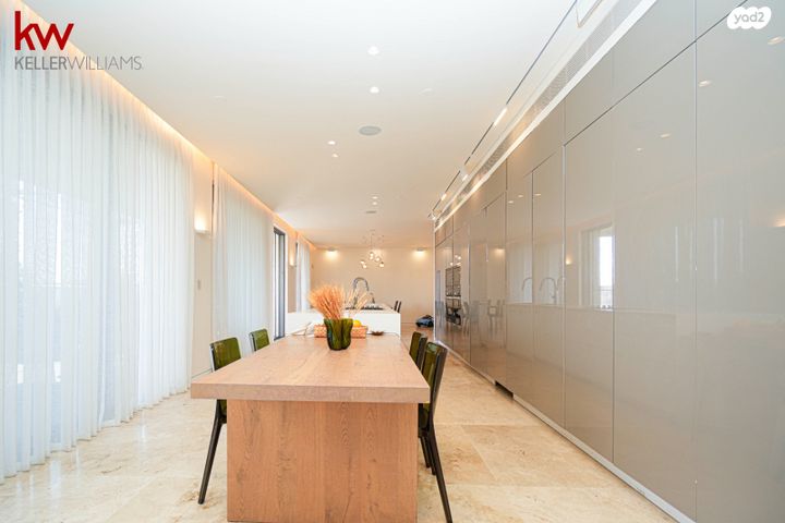 גג/ פנטהאוז, רעננה