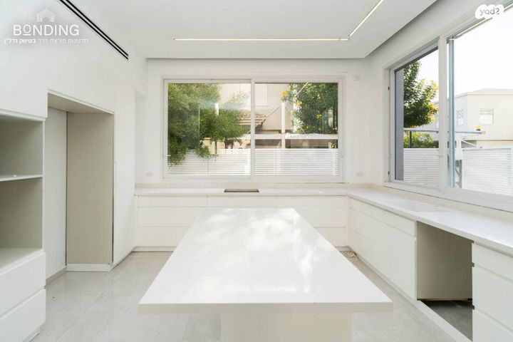 דו משפחתי, 212 מזרח, אבן יהודה