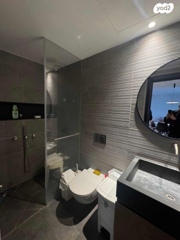 דירה, ליאונרדו דה וינצ'י 12, גני שרונה, קרית הממשלה, תל אביב יפו