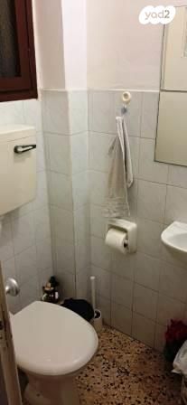 דירה, הרבי מרוז'ין, נווה רם, שיכון מזרחי, רמת גן