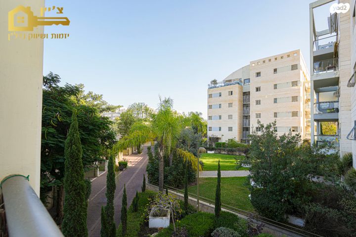 דירה, עבר הירדן, קרית אונו