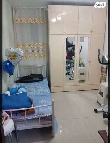 דירה, יצחק בן צבי, משכנות, רמלה