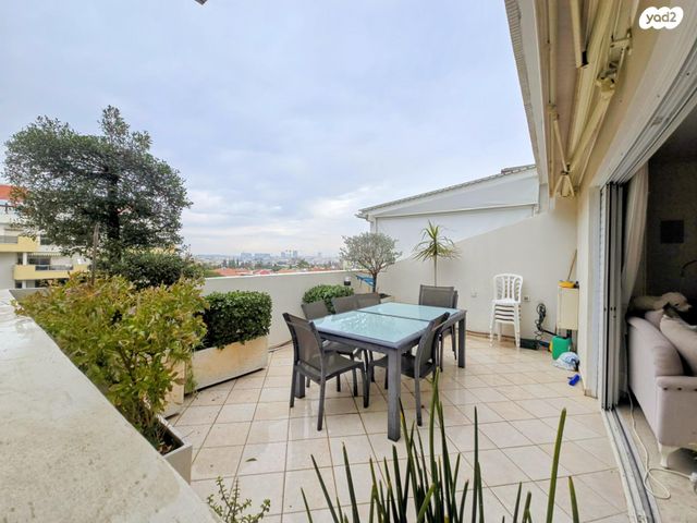 דופלקס, שרה אהרונסון, קרית הפרחים - 2005, רעננה