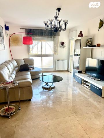 דירה, שמואל תמיר כצנלסון, פסגת זאב, ירושלים