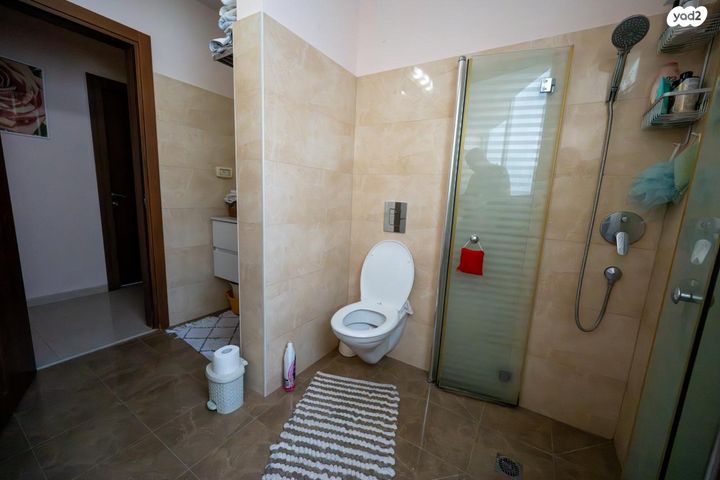 גג/ פנטהאוז, אמציה המלך, רובע י"ג, אשדוד