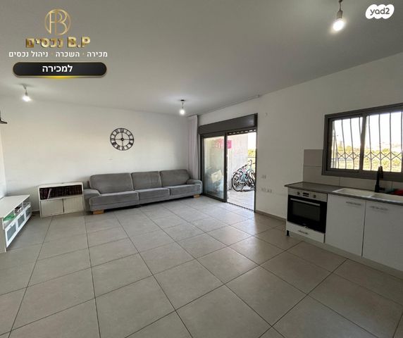 דירה, סביון 24, הפרחים, חריש