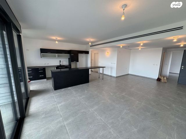 דירה, יונה וולך, גרין פארק החדשה, הוד השרון