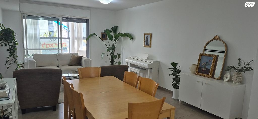 דירה, אליהו הנביא 15, ראש העין