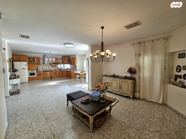 בית פרטי/ קוטג', הכותל, קרית מנחם בגין, נתיבות