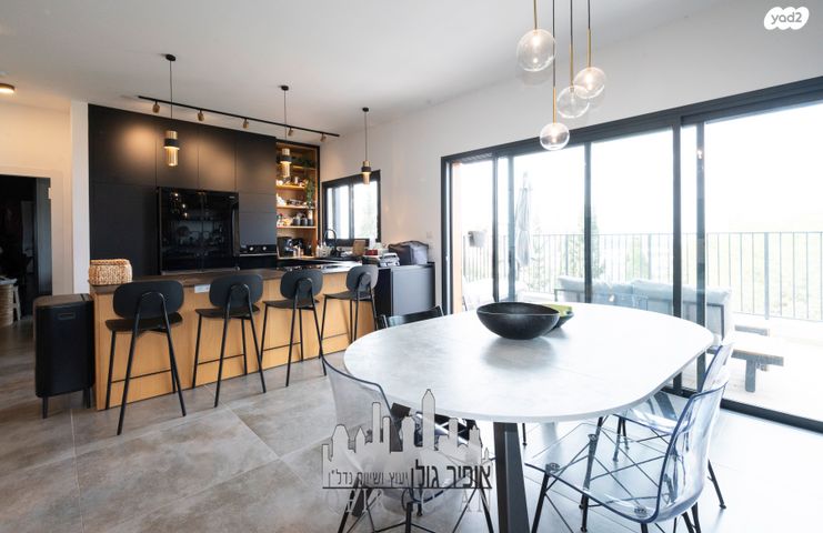 דירה, הרצליה