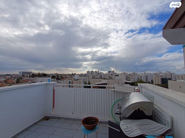 ד"ר הרמן מאאס 